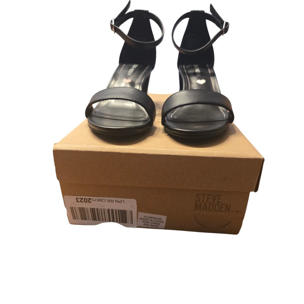 Steve Madden Kids black dress sandals. Size 3